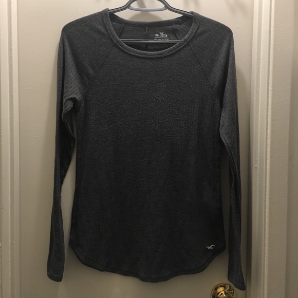 Long sleeve tee from hollister. - Picture 1 of 1